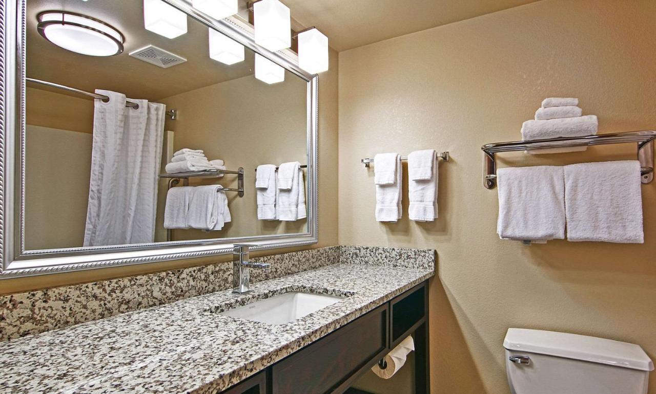 Comfort Inn & Suites Copley Akron Extérieur photo